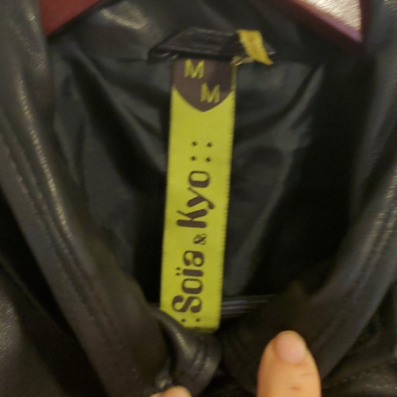 Gorgeous Leather Jacket - Picture 2 of 3